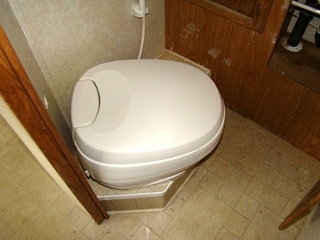 2003 FLEETWOOD BOUNDER MOTORHOME PARTS FOR SALE 35E 