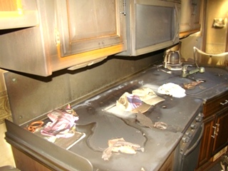 2003 FLEETWOOD DISCOVERY MOTORHOME PARTS - RV SALVAGE