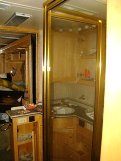 RV SALVAGE YARD MONACO DYNASTY MOTORHOME 2001 RV PARTS FOR SALE 