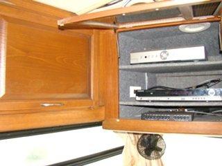 2008 FLEETWOOD EXPEDITION PARTS AND SERVICE DEALER - VISONE RV