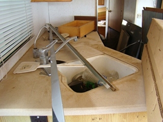 WINNEBAGO PARTS FOR SALE PARTING THIS 2002 WINNEBAGO ADVENTURER